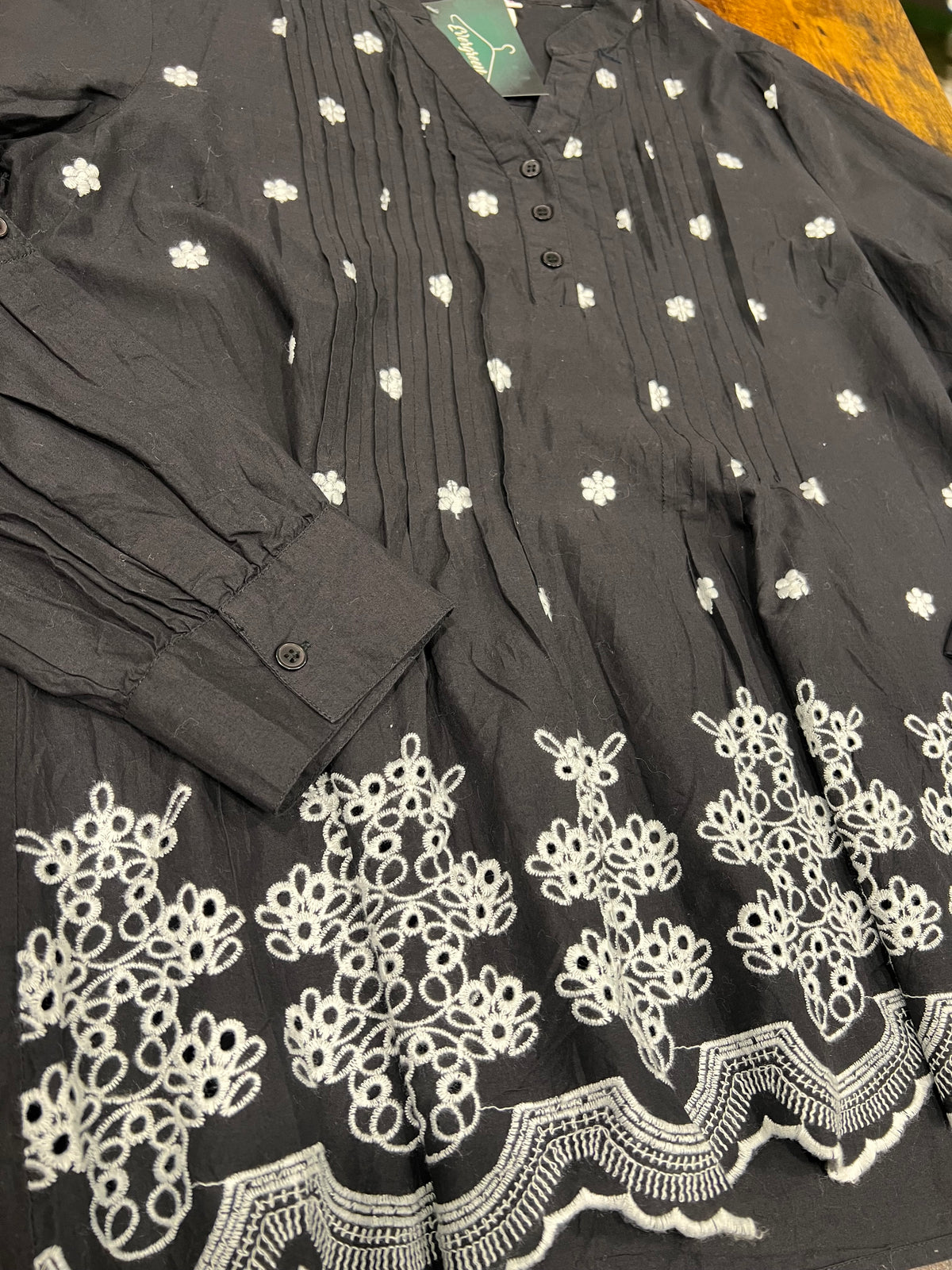Blusa nera dal carattere raffinato,Tg M