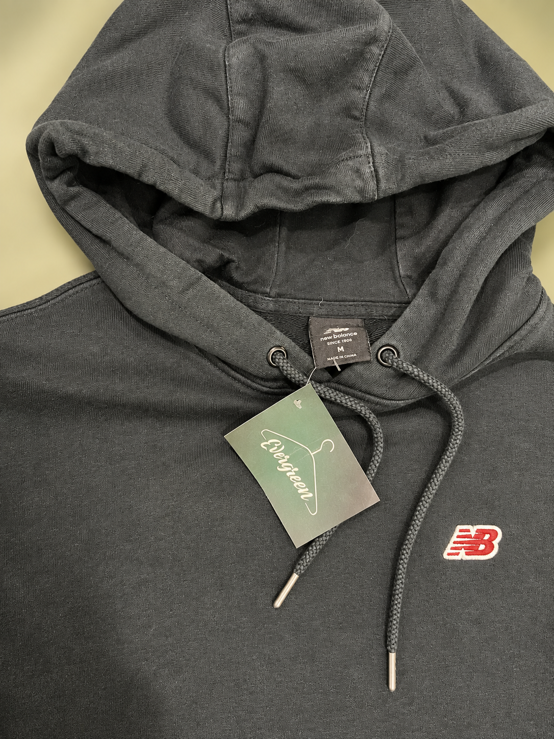 Felpa con cappuccio New Balance in nero tg M