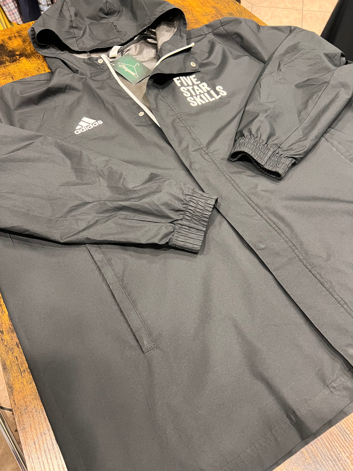 Giacca Adidas in nylon nera sportiva,cappuccio integrato tg 2XL